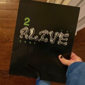 2ALIVE magazine